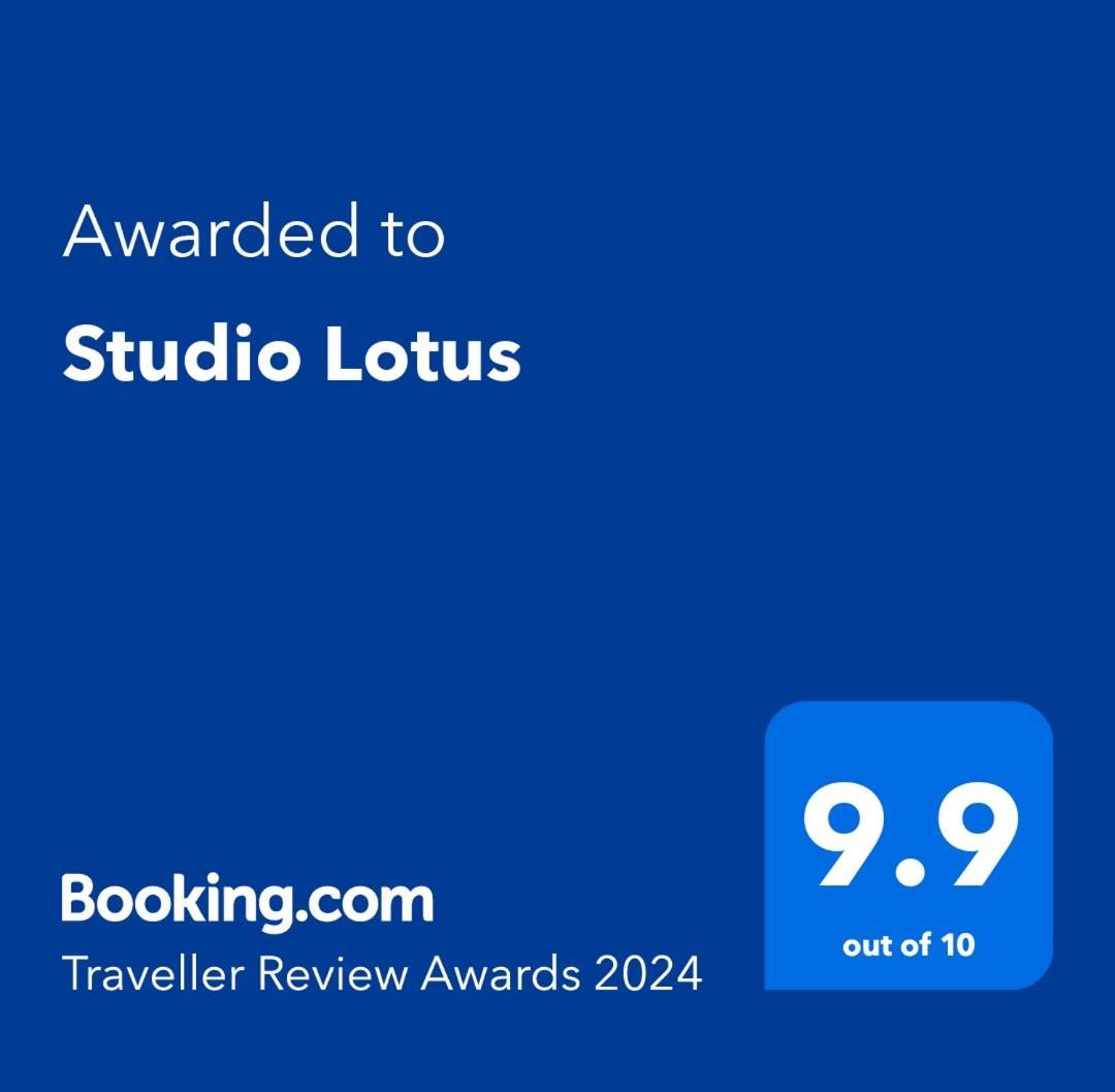 Studio Lotus Boekarest Buitenkant foto